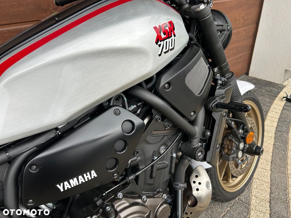Yamaha XSR - 18