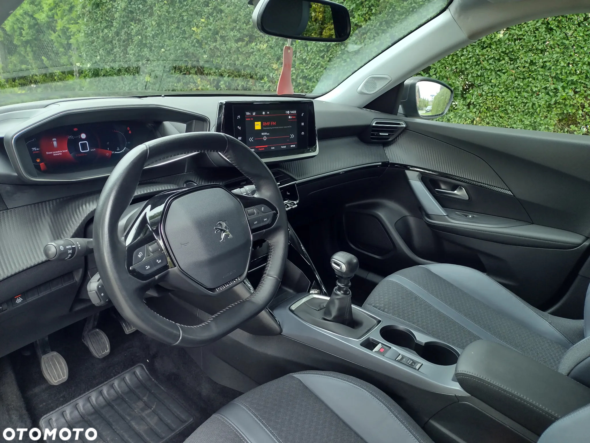 Peugeot 2008 1.2 PureTech Allure Pack S&S - 11