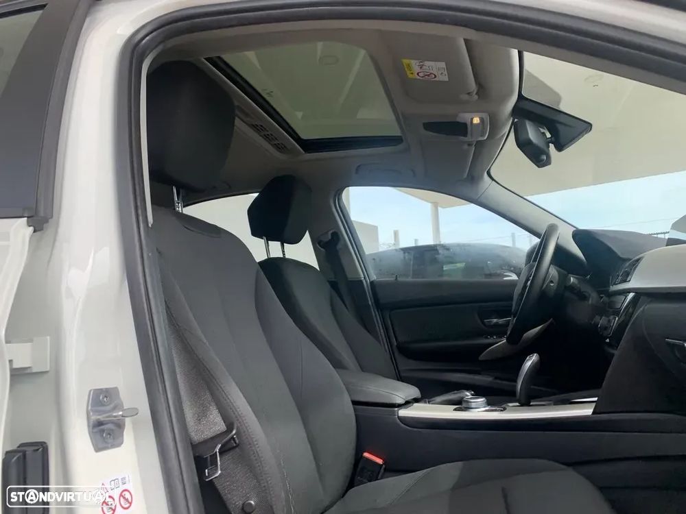 BMW 330 e iPerformance Line Sport - 8