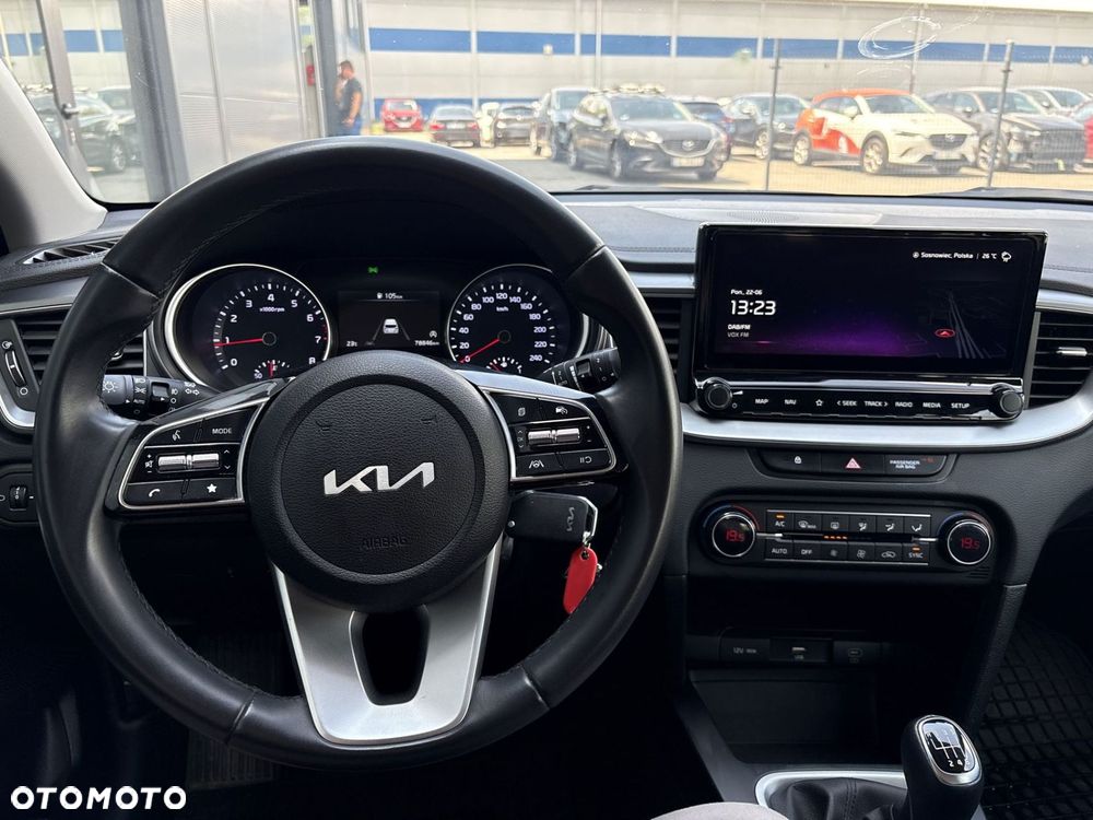 Kia Ceed - 13