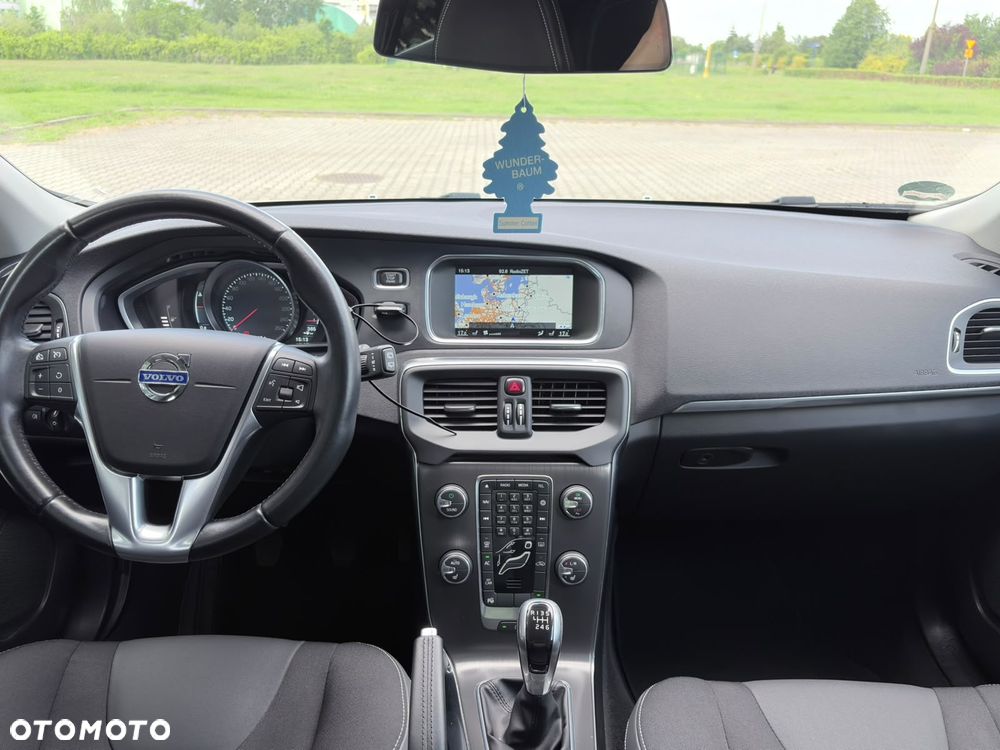 Volvo V40 T3 R-Design Momentum - 18