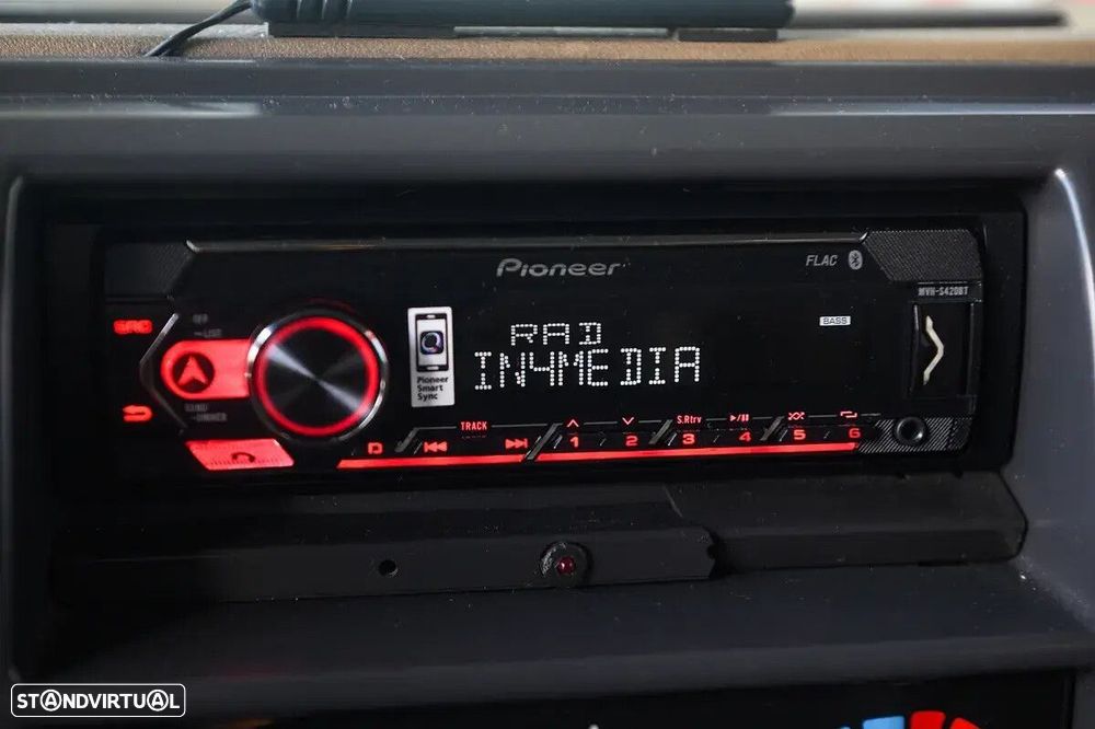 Land Rover Discovery - 36