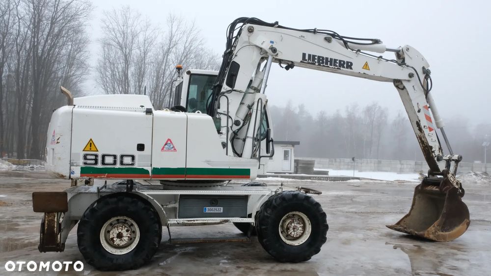 Liebherr 900C - 3