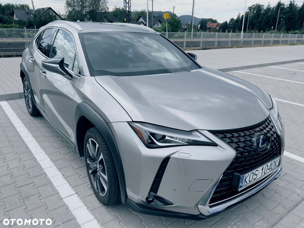 Lexus UX - 10