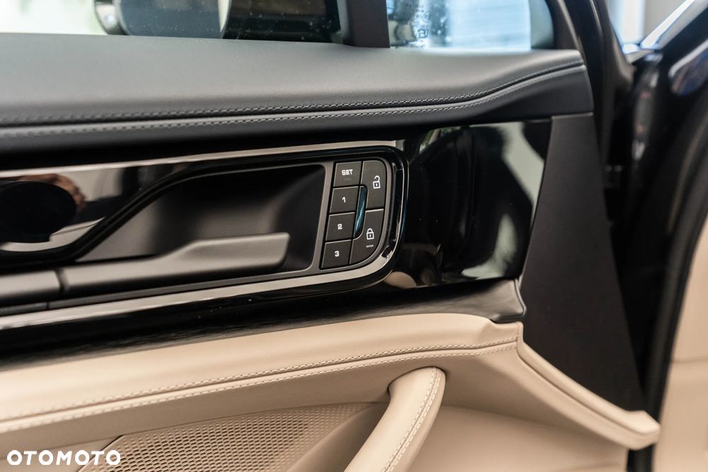 Porsche Panamera 4 - 27