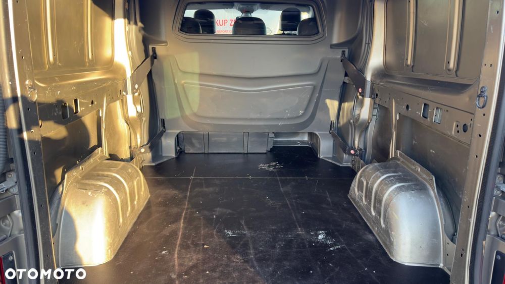 Opel Vivaro - 10