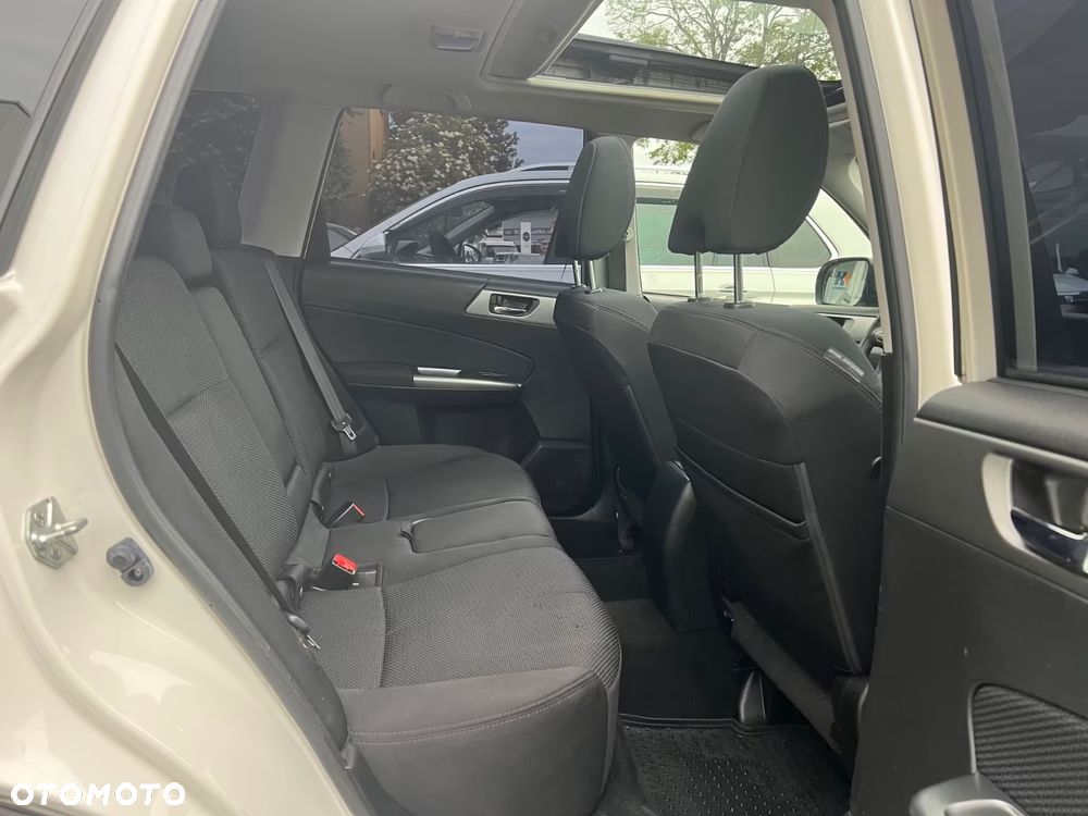 Subaru Forester 2.0i Exclusive Lineartronic - 14