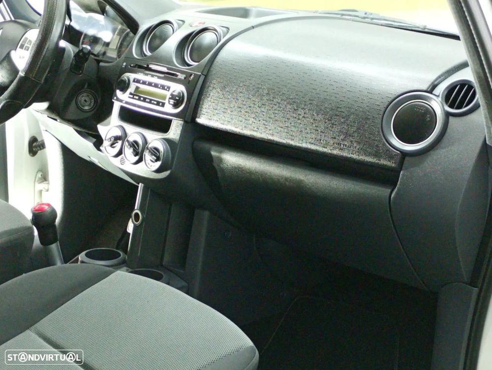 Mitsubishi Colt - 15