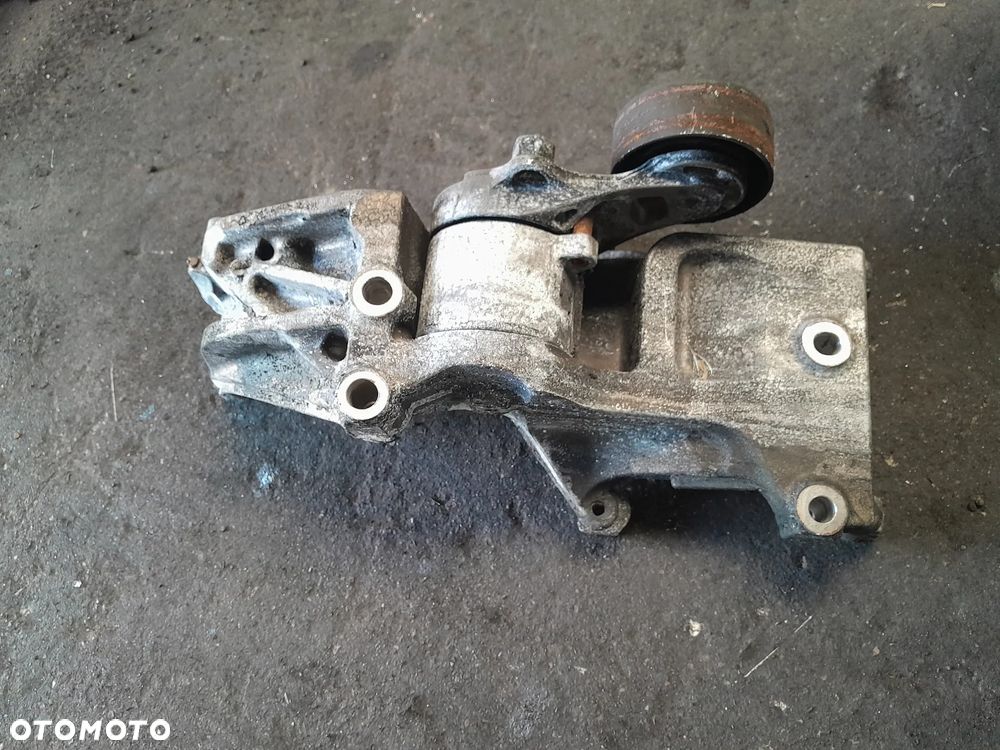 Łapa, mocowanie alternatora Isuzu Midi M21 , Isuzu D-MAX II 2 1.9 ddi !! - 2