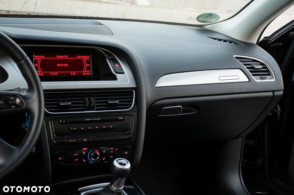 Audi A4 Avant 2.0 TDI DPF quattro Ambiente - 31