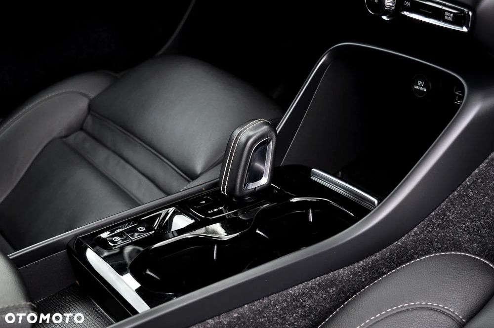 Volvo XC 40 T4 Recharge DKG RDesign Expression - 29