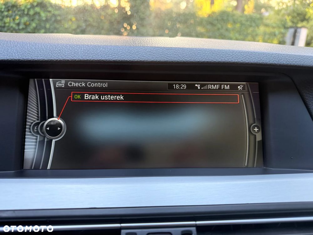 BMW Seria 5 525d - 12
