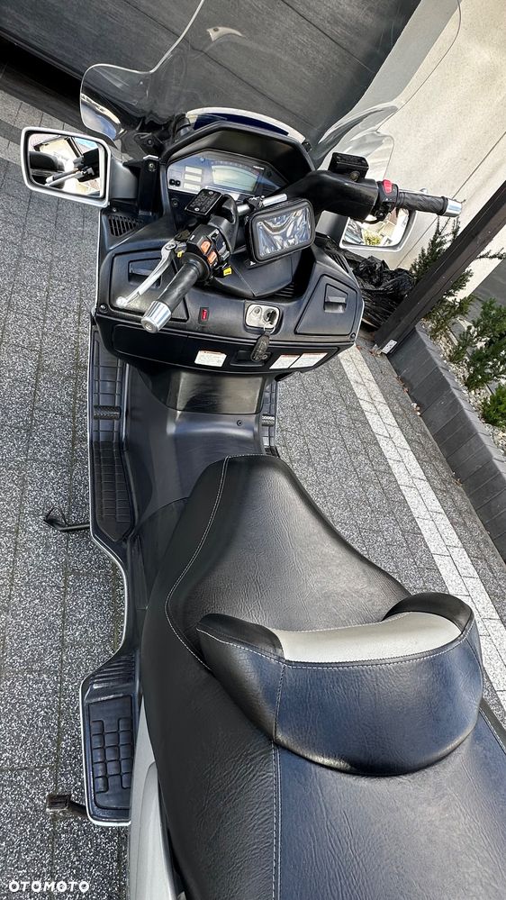 Suzuki Burgman - 12