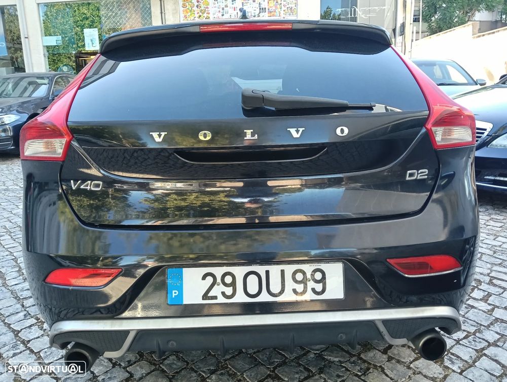 Volvo V40 1.6 D2 R-Design — fotografia 24