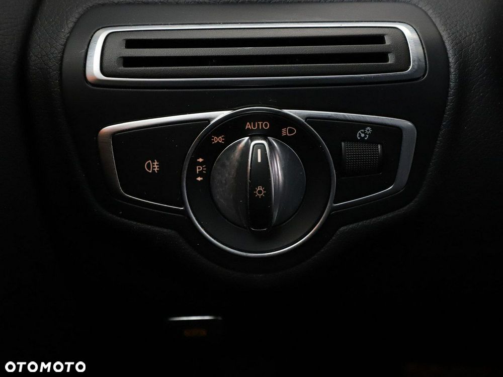 Mercedes-Benz Klasa C 180 9G-TRONIC Avantgarde - 35