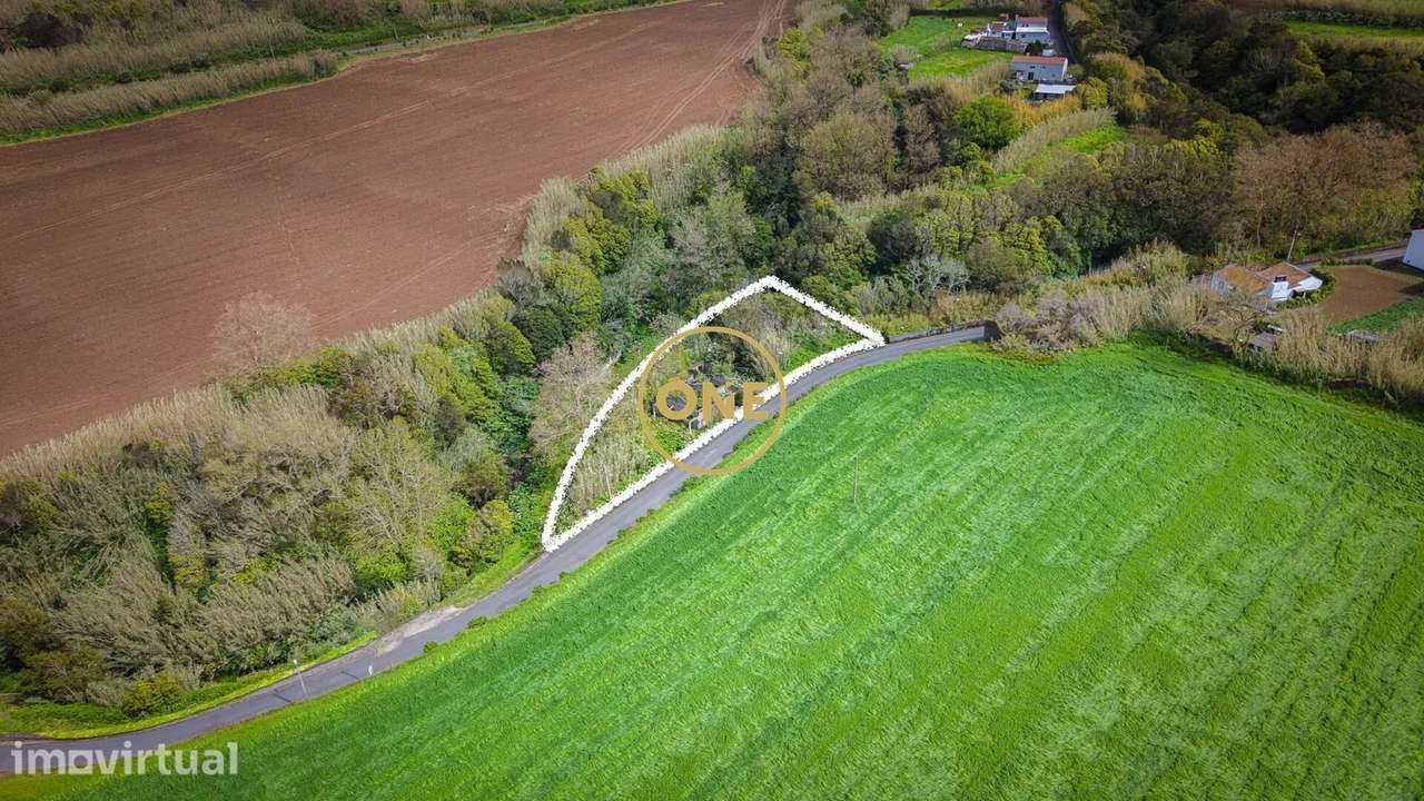 Terreno com ruína no João Bom, São Miguel - Grande imagem: 4/12
