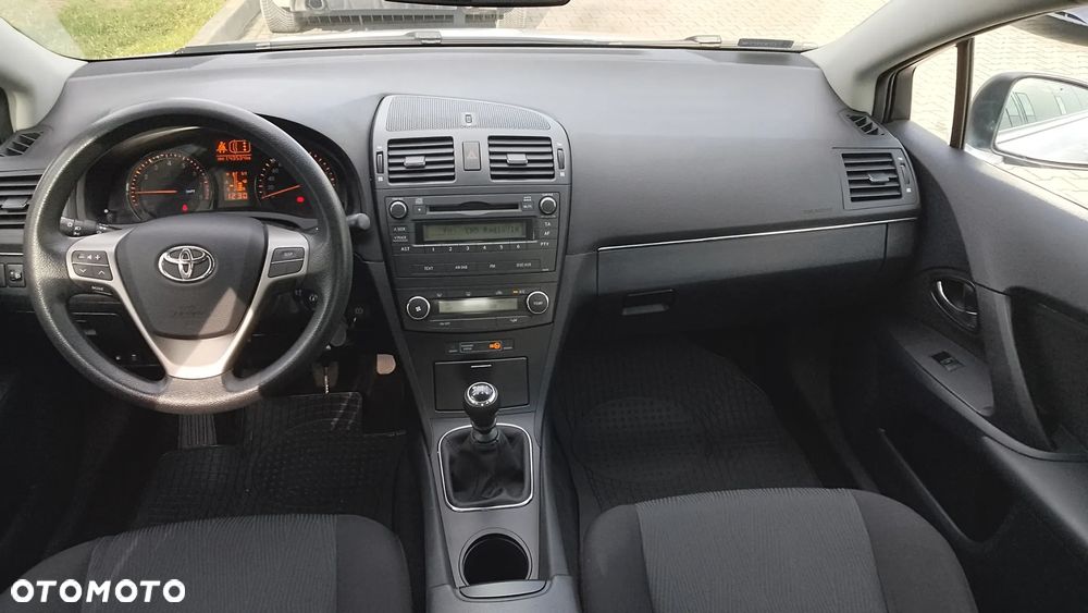 Toyota Avensis 1.8 Luna - 14