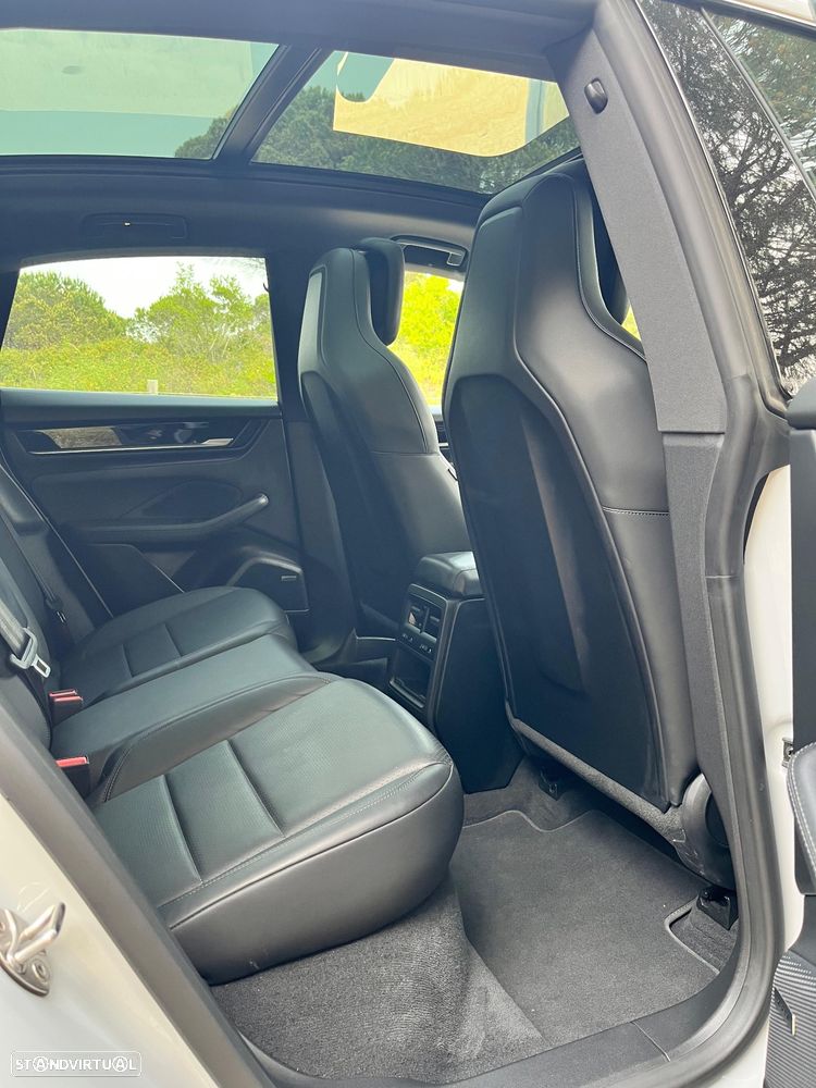 Porsche Macan Electric - 17