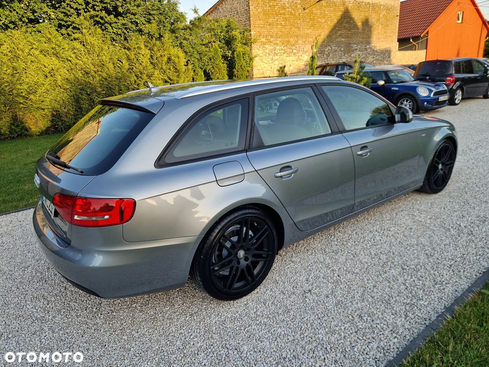 Audi A4 Avant 2.0 TDI DPF Ambiente - 12