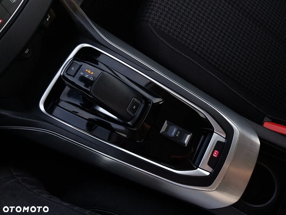 Peugeot 308 1.2 PureTech GPF Active Pack Business S&S EAT8 - 15