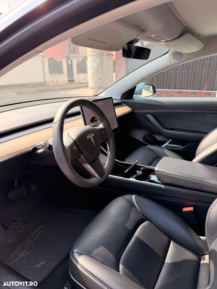 Tesla Model 3 Standard Reichweite Plus Hinterradantrieb - 11
