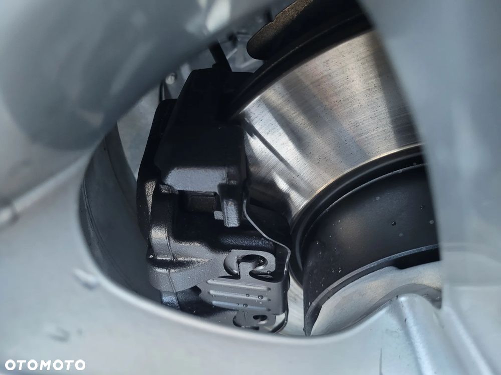 BMW Seria 3 318d DPF - 37