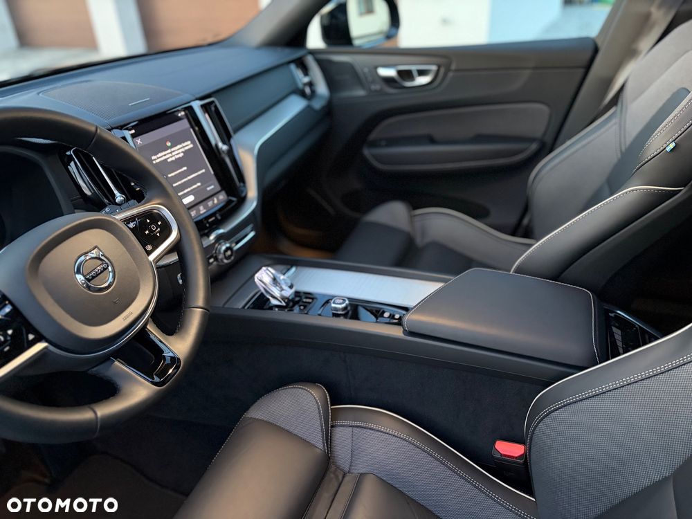 Volvo XC 60 B5 B AWD Ultra Black Edition - 37