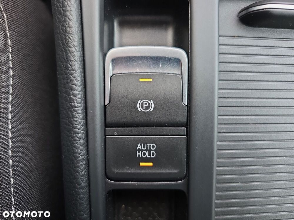 Volkswagen Golf 1.4 TSI BMT Comfortline - 24