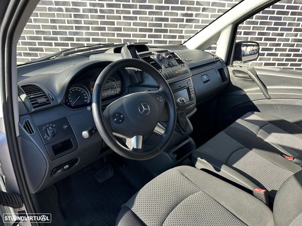 Mercedes-Benz Vito - Automática - 12