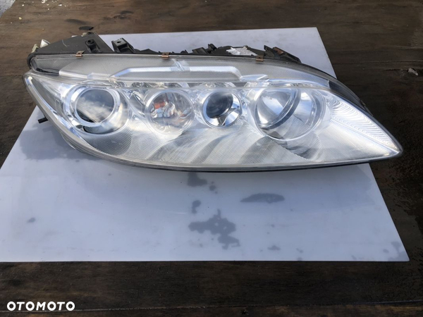 REFLEKTOR LAMPA PRZÓD PRAWA MAZDA 6