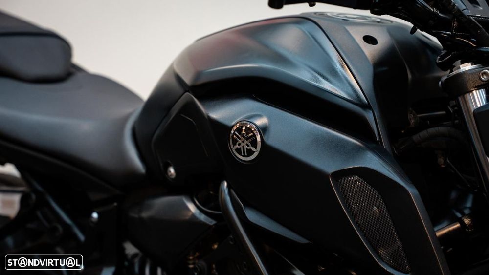 Yamaha MT-07 . - 9