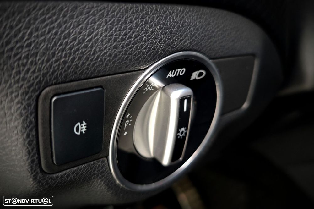 Mercedes-Benz A 180 d AMG Line - 23