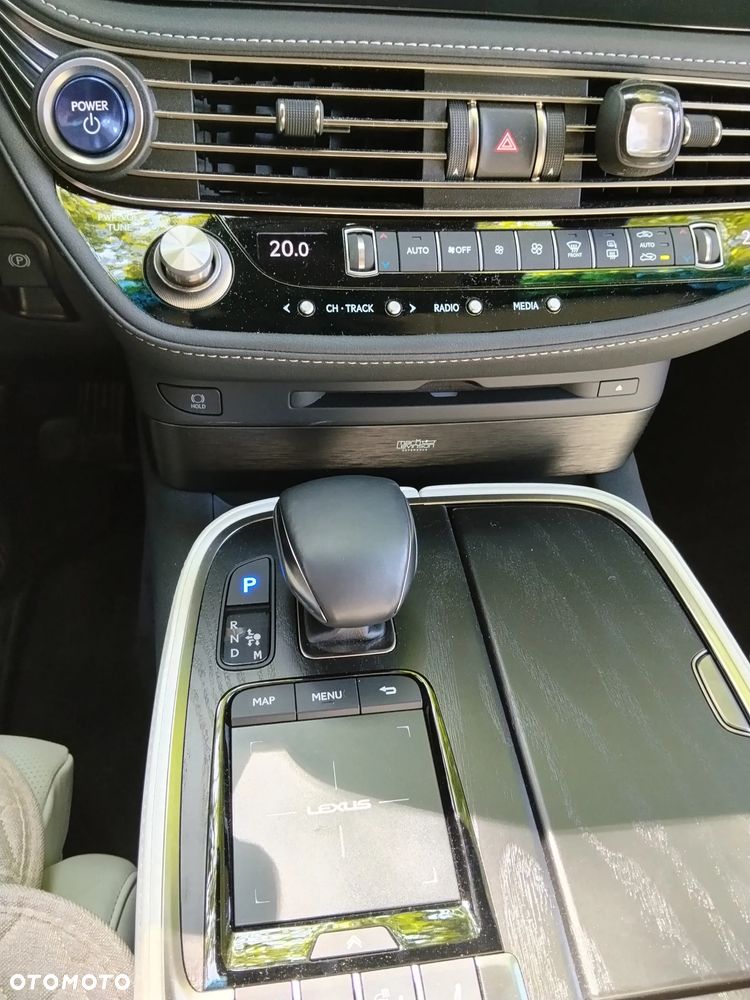 Lexus LS 500h Omotenashi AWD - 14