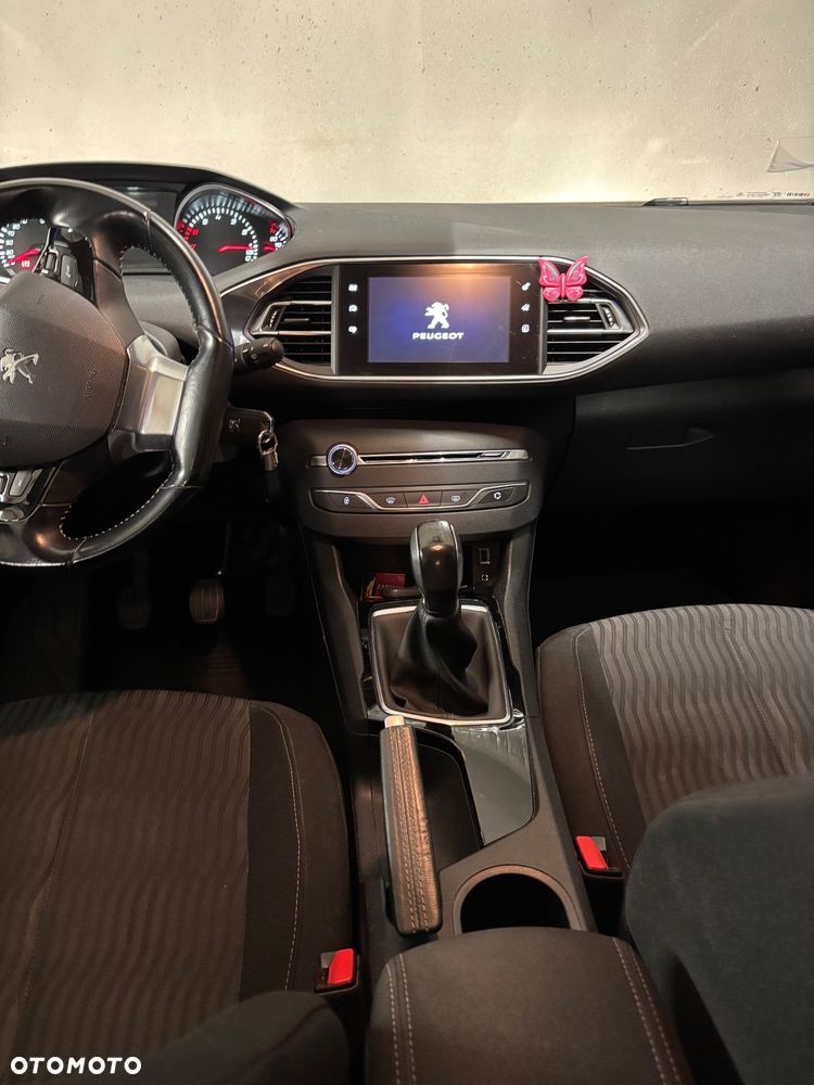 Peugeot 308 1.2 PureTech Business Line S&S - 9