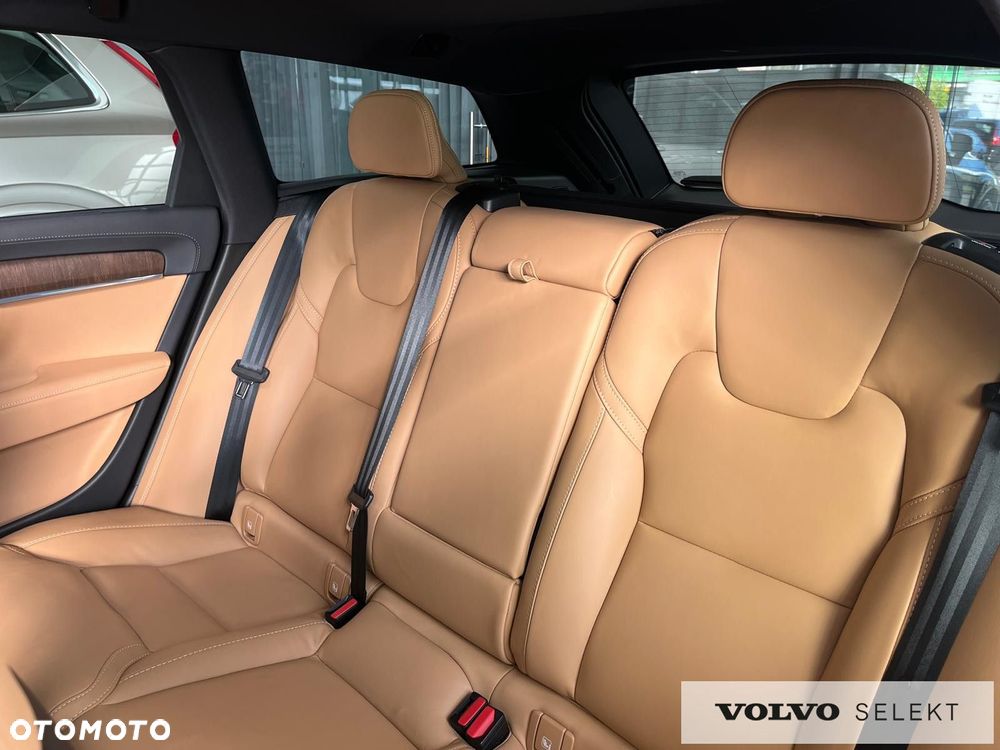 Volvo V90 Cross Country - 36