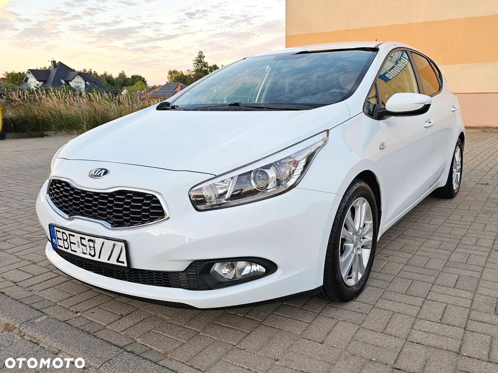 Kia Ceed 1.4 CVVT Fifa World Cup Edition - 1