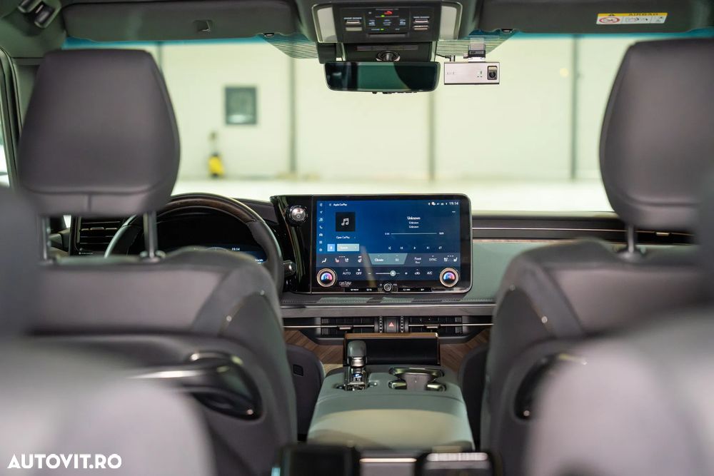 Lexus LM 350h Luxury - 20