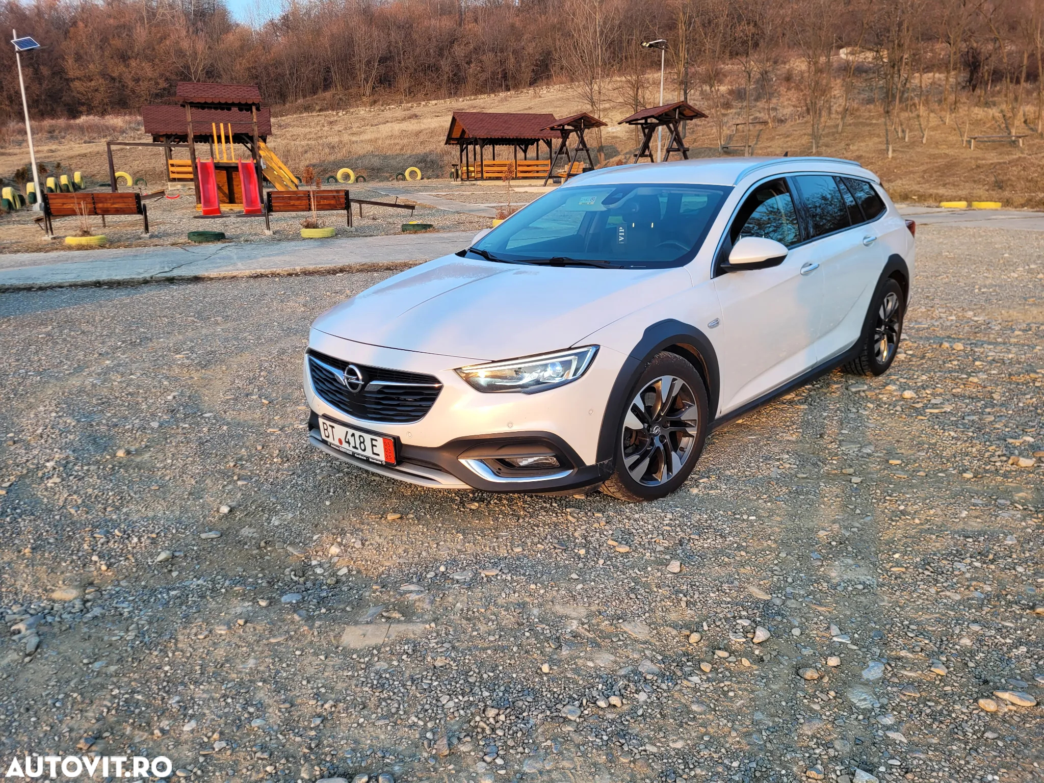 Opel Insignia Country Tourer 2.0 BiTrb D 4x4 Automatik Exclusive - 2