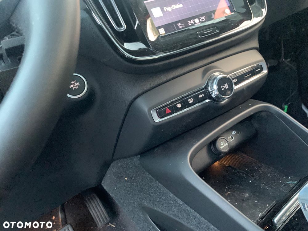 Volvo XC 40 B4 B DKG Ultimate Dark - 20