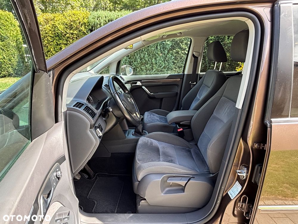 Volkswagen Touran 2.0 TDI DPF BlueMotion Technology Comfortline - 32