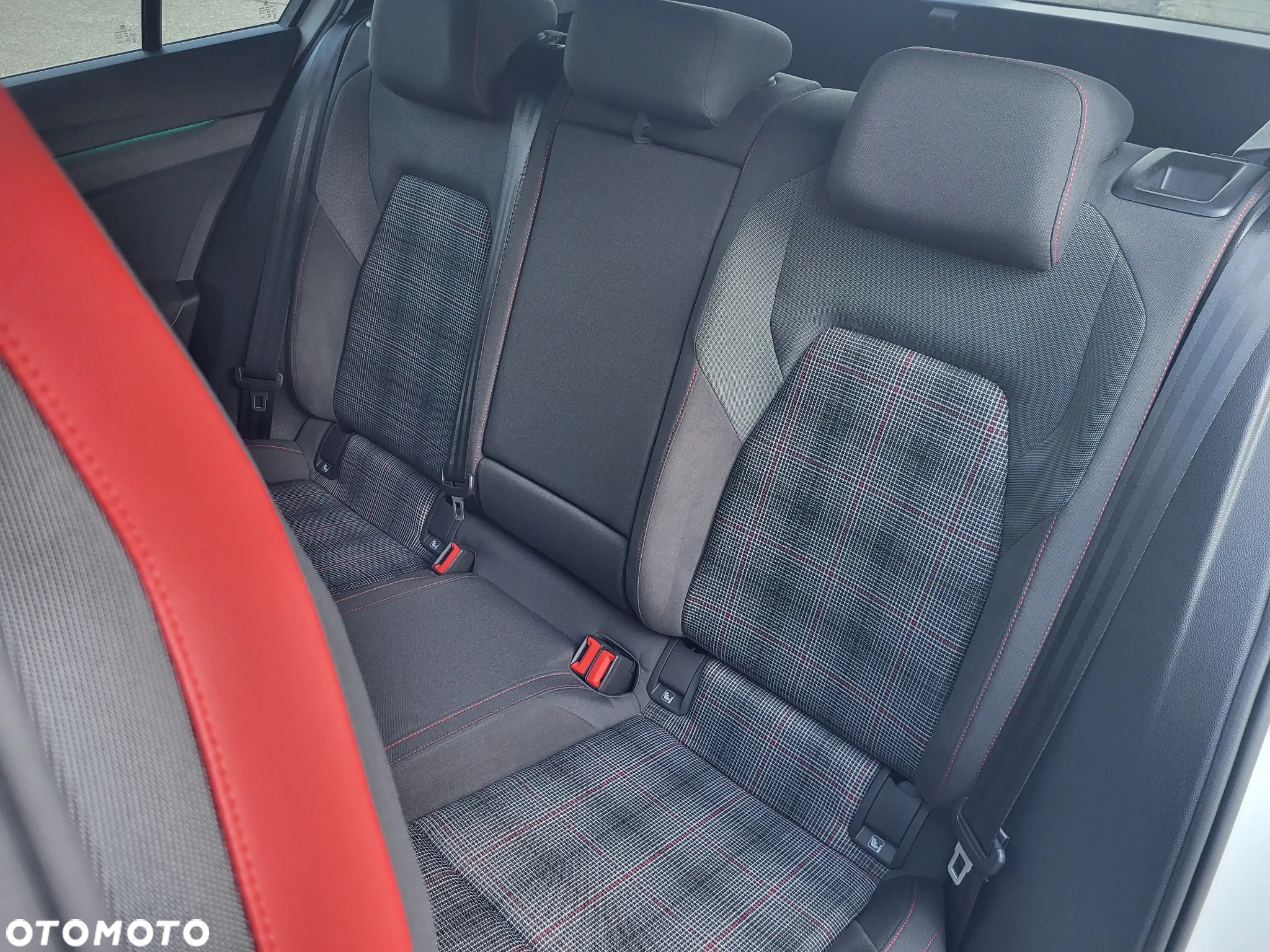 Volkswagen Golf VIII 2.0 TSI GTI DSG - 8