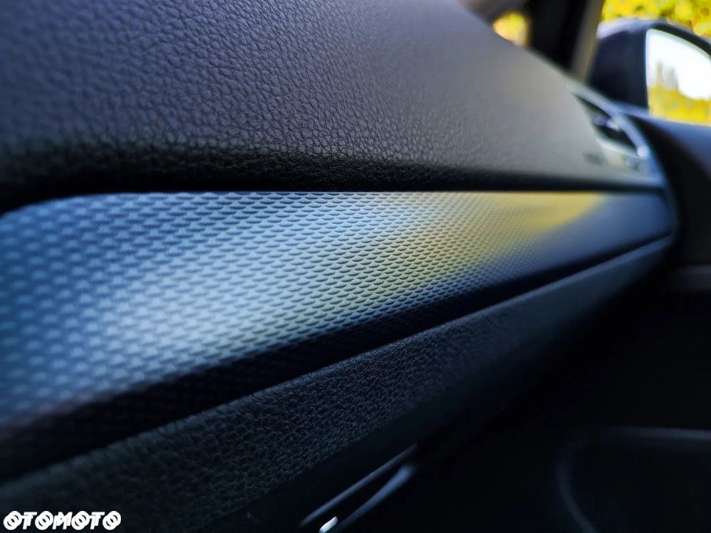 Volkswagen Golf 1.6 TDI BlueMotion Technology Lounge - 25