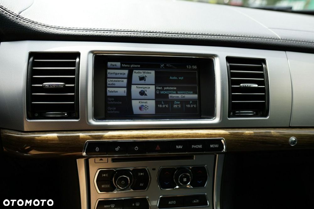 Jaguar XF 3.0 V6 D Luxury - 15