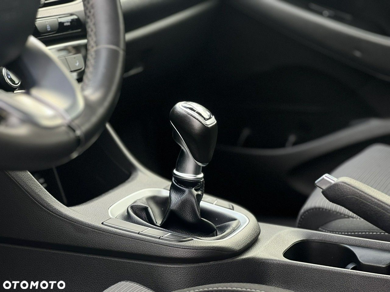 Hyundai i30 1.5 DPI Classic + - 13