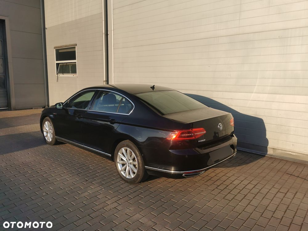 Volkswagen Passat 2.0 TDI Bi-Turbo BMT 4Mot Highline DSG - 9