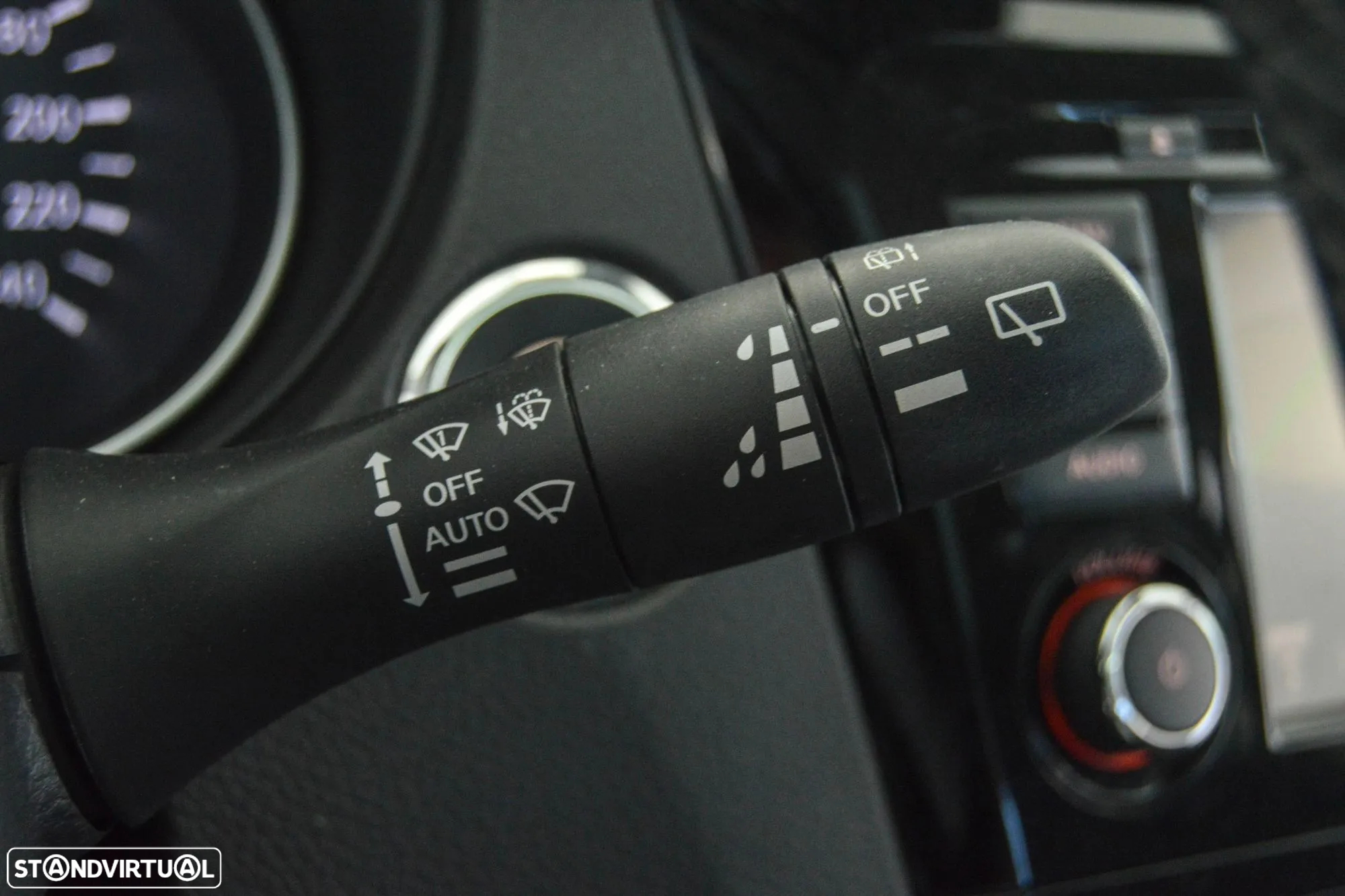 Nissan Qashqai 1.5 dCi N-Connecta J18 - 36