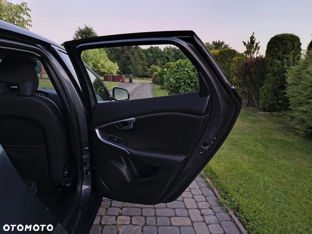 Volvo V40 D2 Summum - 18