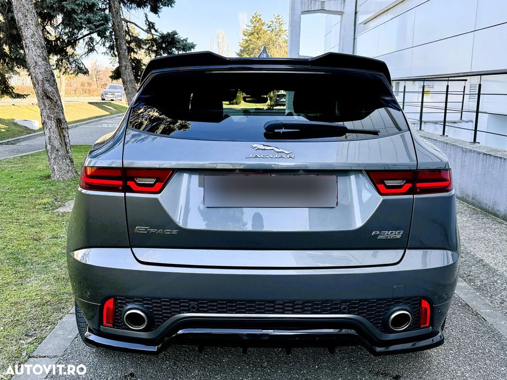 Jaguar E-Pace P300 AWD R-Dynamic SE - 6