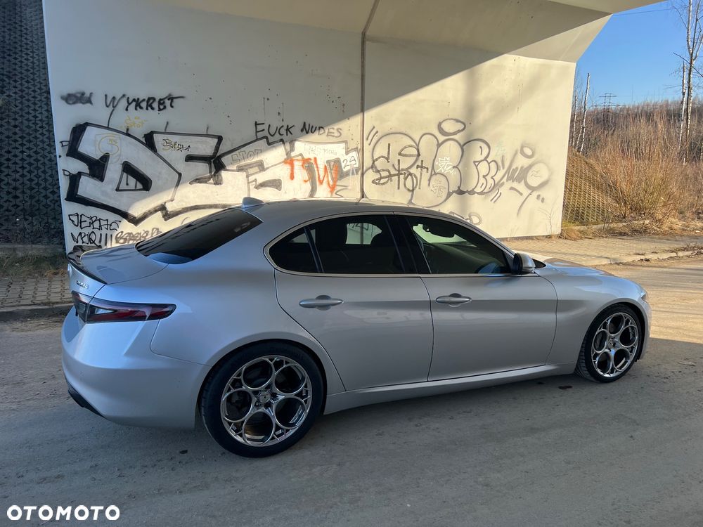 Alfa Romeo Giulia 2.0 Turbo 16V AT8 Veloce Ti - 14