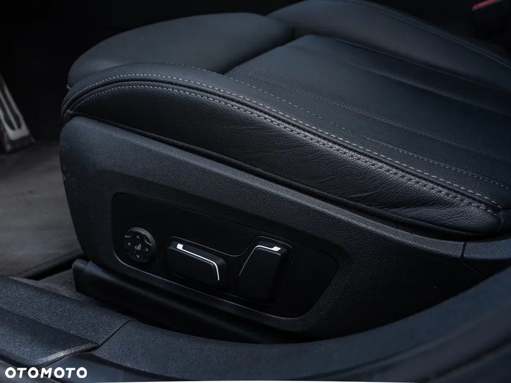 BMW Seria 3 318i - 10